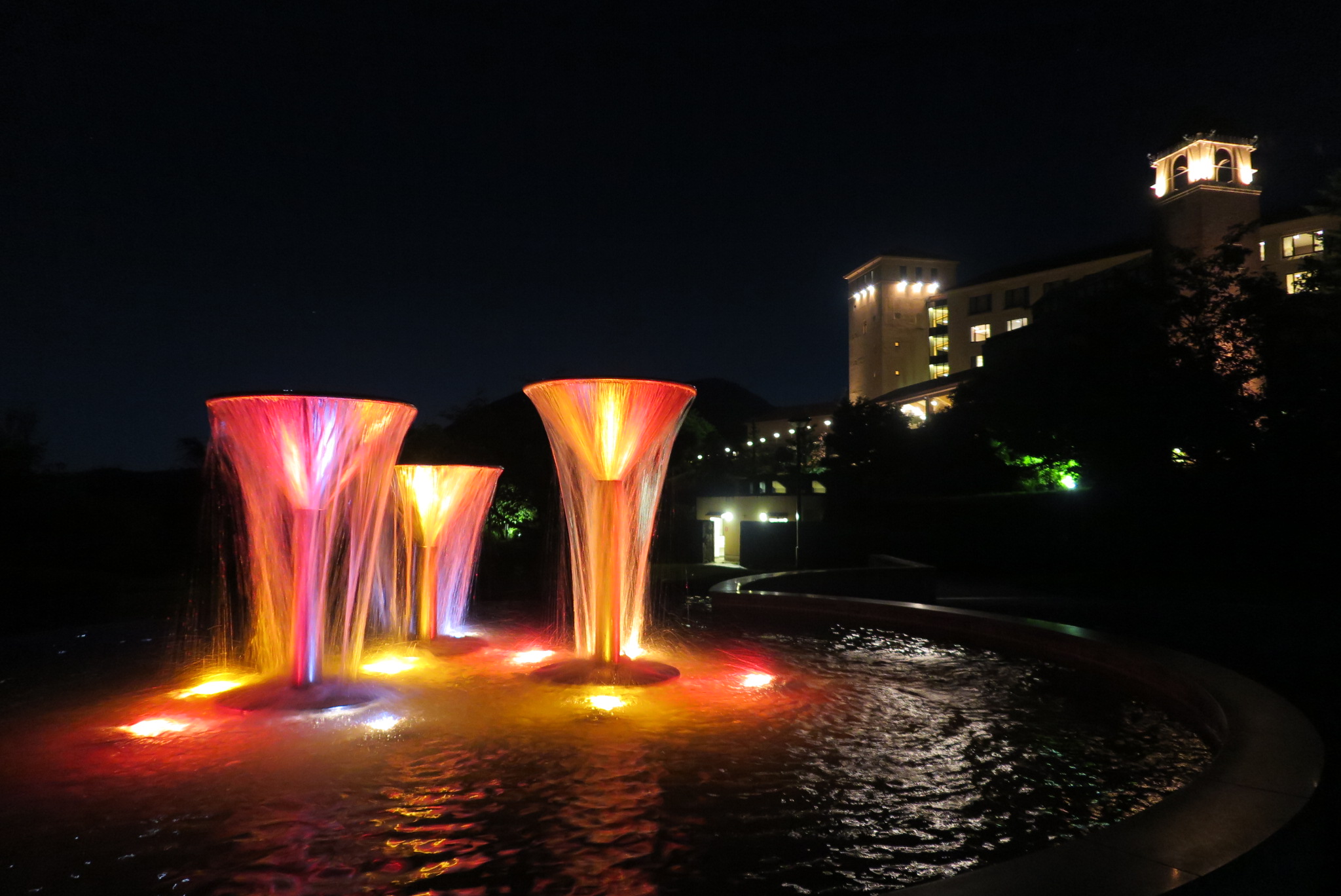 噴水広場 | 山梨県笛吹川フルーツ公園